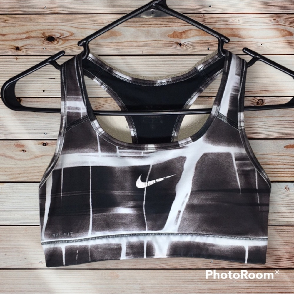 Nike sports bra gray black and white size small lighting bolt pattern​​​ - Picture 2 of 7